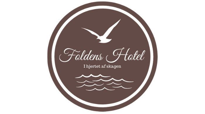 1 overnatning i dobbeltværelse for 2 personer samt menu på Foldens Hotel