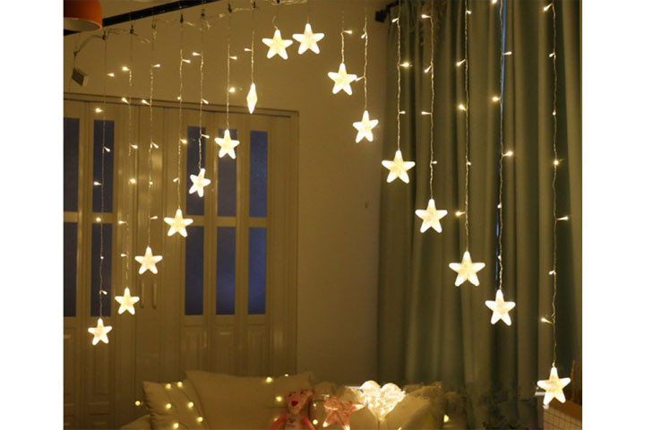 Nu kan du få en LED lyskæde med stjerner til optimal julehygge1 