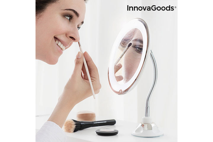 Lækkert og smart makeupspejl med LED lys og forstørrelsesglas2 