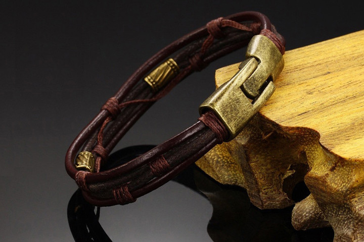 Armbånd til mænd i brunt imiteret læder med perler i råt metal3 