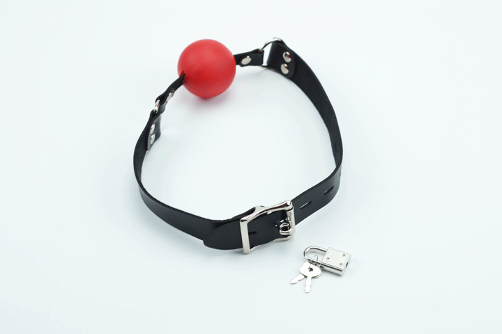 Fræk, rød gag ball i silikone og sort PU læder med hængelås2 