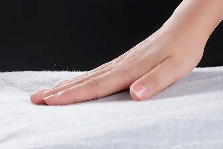 Beskyt din bil med stil – Vores heldækkende bilpresenning med natreflekser!4 