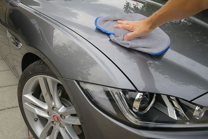 Med bilhåndklæderne er det straks langt sjovere at vaske sin bil2 
