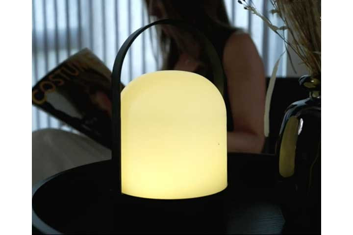 Spar på strømmen med 2 stk. LED lamper og sikre lys i hjemmet hvis strømmen skulle forsvinde4 