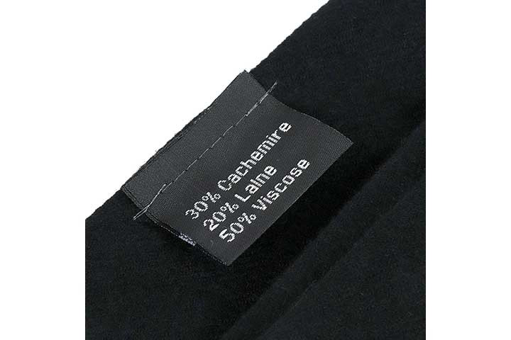 Forkæl dig selv med vores lækre Cashmere / Viskose tørklæde med lange frynser!2 