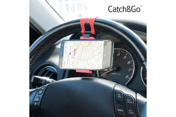 Telefonholder til bilrattet, der gør det ekstra nemt at følge GPS'en, når du kører2 