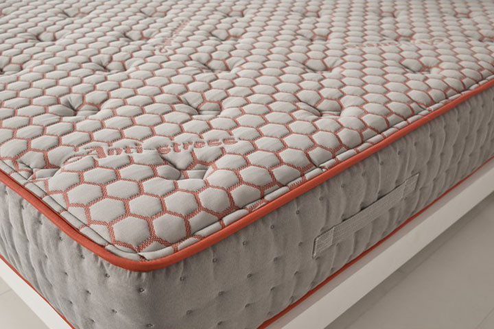 Anti-stress madrassen er skabt af materiale, der øger din afslapning mærkbart2 