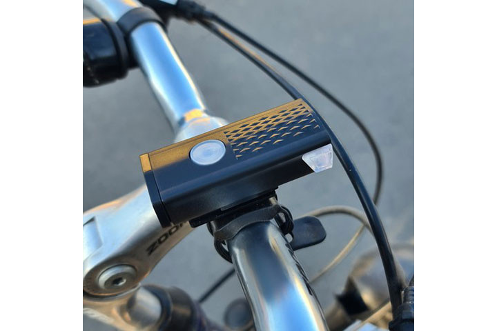 Bliv set i trafikken med smart LED Cykel Lygte sæt2 