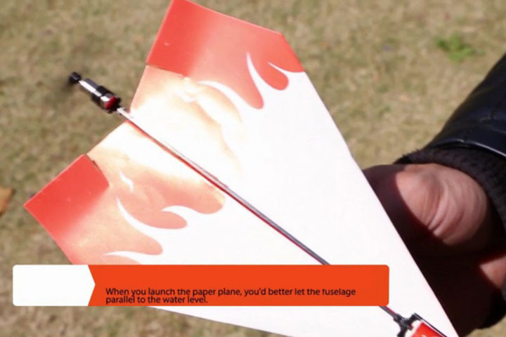 DIY Papirflyver med motor, som der er mange timers sjov og underholdning i6 