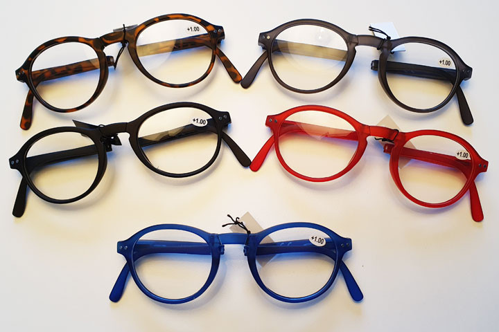 Foldbare læsebriller i farver der matcher de fleste outfit.10 