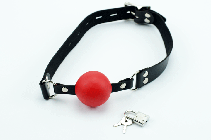 Fræk, rød gag ball i silikone og sort PU læder med hængelås1 