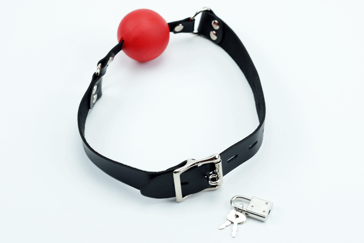 Fræk, rød gag ball i silikone og sort PU læder med hængelås4 