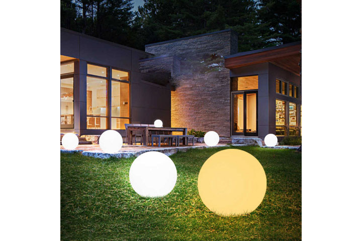LED havelamperne lyser i flere forskellige farver5 
