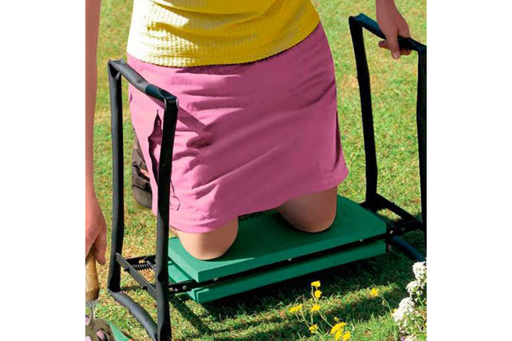 Skån dine knæ og ryg med den praktiske og multifunktionelle haveskammel3 