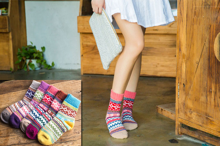 Pift sokkeskuffen op med lune, farvefine varme uld strømper.1 