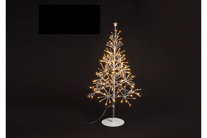 Et tidsløst juletræ med LED lys der kan genbruges år efter år1 