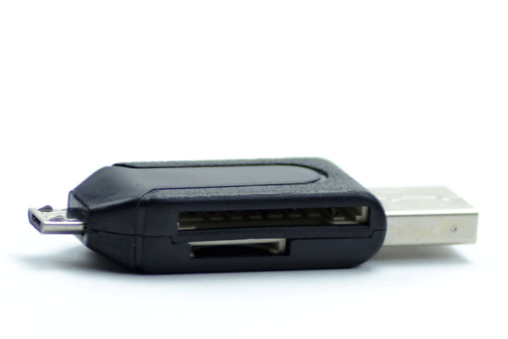 Genopliv dine gamle billeder og digitaliser minderne med denne USB SD-kortlæser!4 