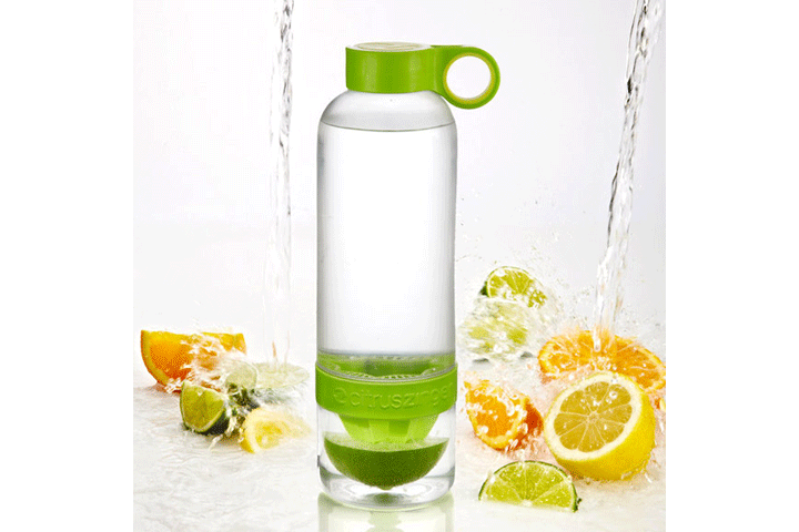 Lav sunde og smagfulde vitaminvand med den smarte Citrus Zinger drikkedunk1 