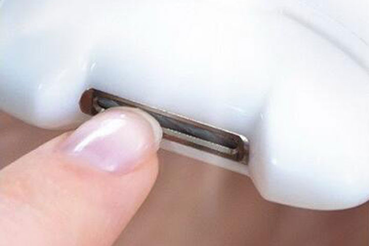Gør det let at have velplejede negle med en elektrisk negletrimmer og -fil4 
