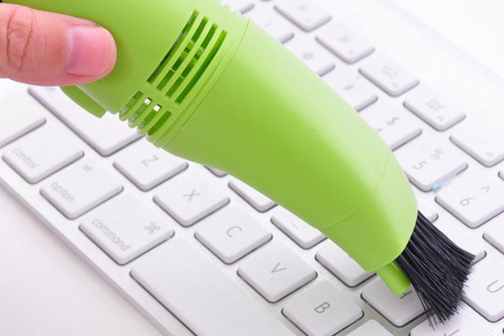 Lille og smart støvsuger til dit tastatur - tilsluttes via USB1 