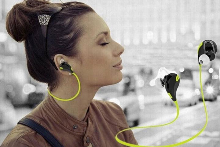 Få det bedste ud af din træning med trådløse høretelefoner, der giver dig god og klar lyd samt bevægelsesfrihed1 