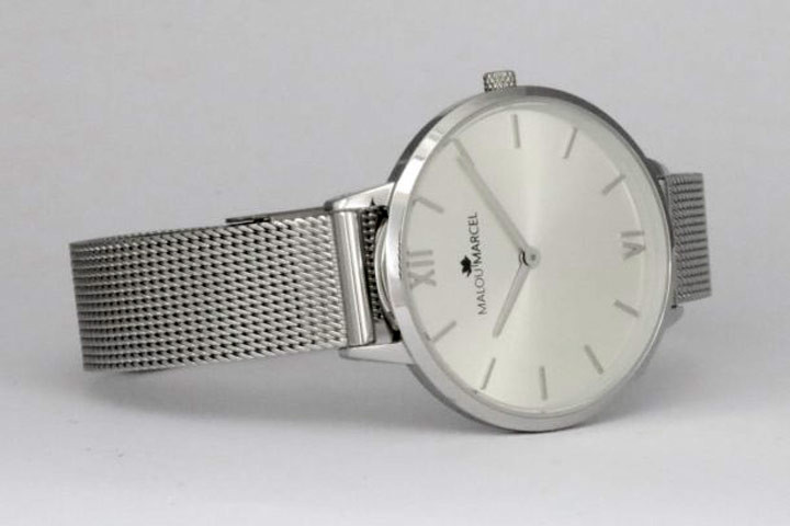 Sølvfarvet ur fra Malou Marcel, der er lavet i et smukt, tidsløst design 2 