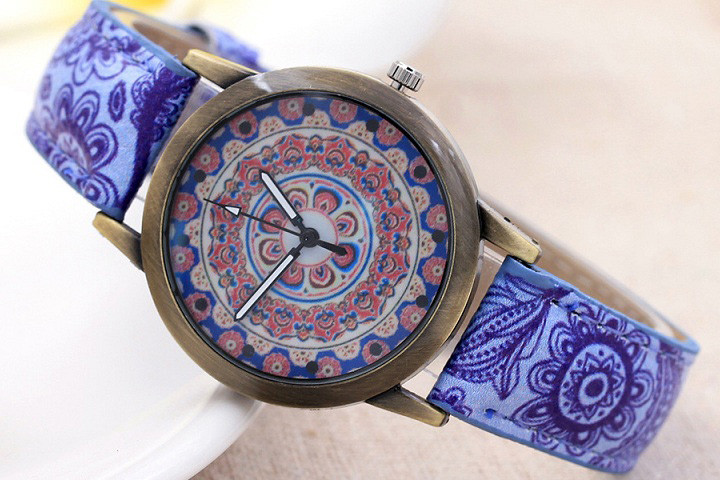 Mandala inspirerede ure i forskellige farver og mønstre 5 