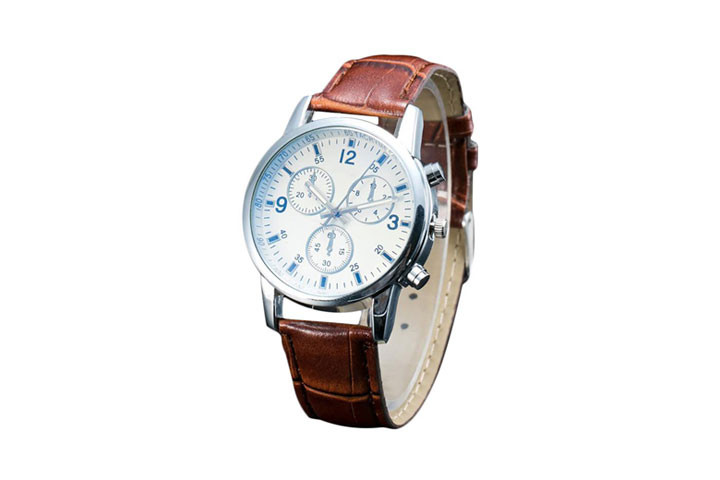 Ur i tidsløst design med kronografer og flot rem, der er lavet i imiteret læder 8 