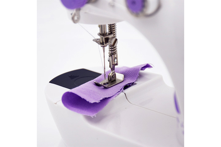 Mini symaskine - den perfekte gave idé til nybegynderen.7 