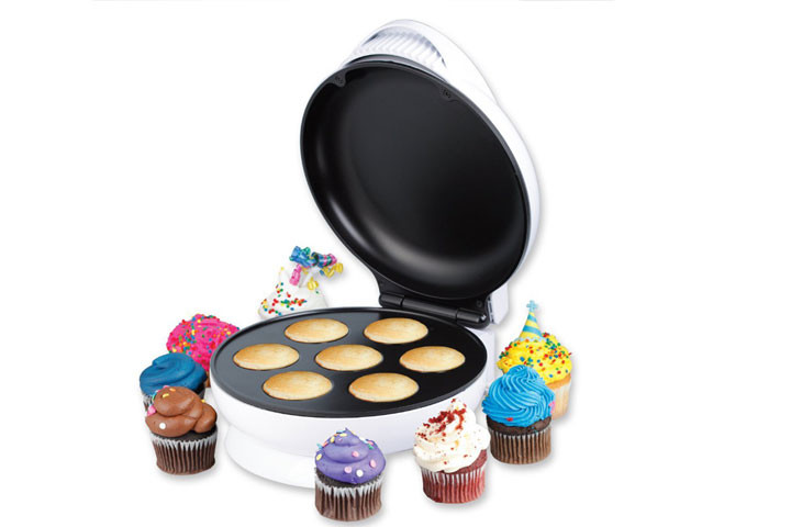 Nu kan du lege konditor i køkkenet med denne sjove muffins bagemaskine!3 