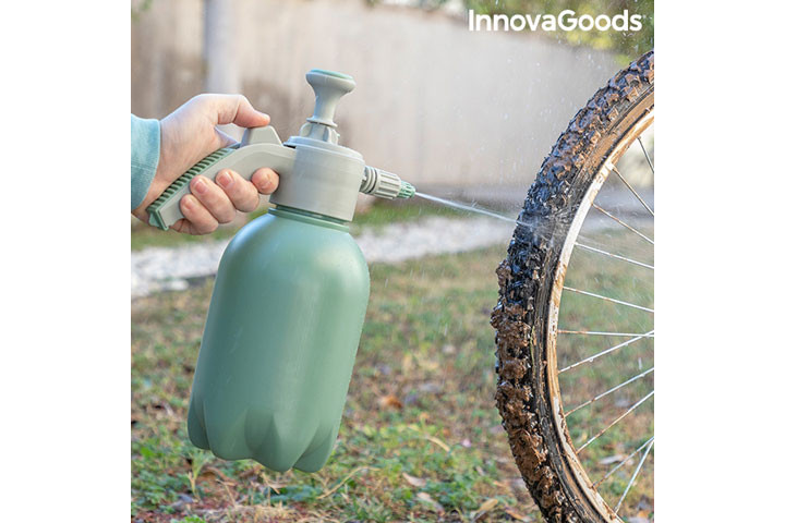 Trykflasken kan bruges til vanding, mod insekter eller til at desinficere6 