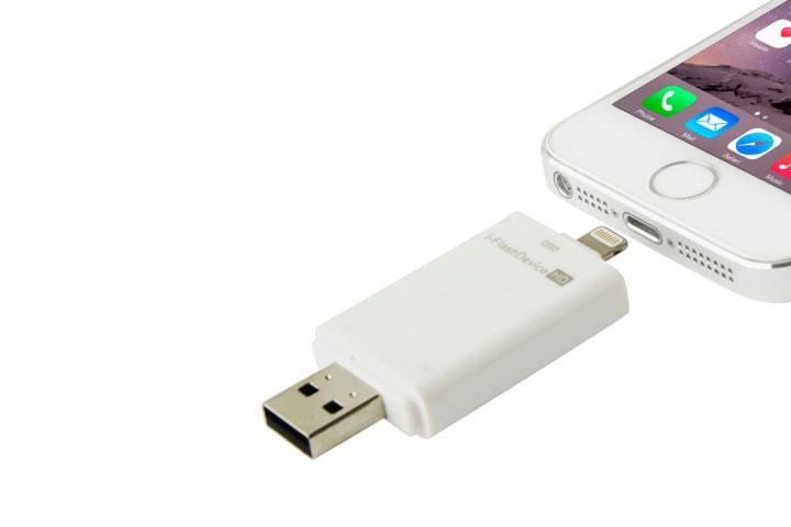 Frigiv plads på din iPhone med en iFlash Drive enhed på 16, 32 eller 64 GB5 