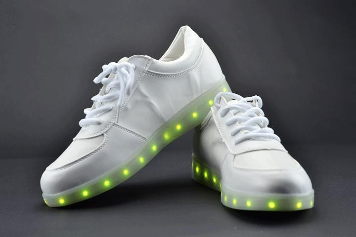 Fede sneakers med LED-lys - årets trend fra USA4 