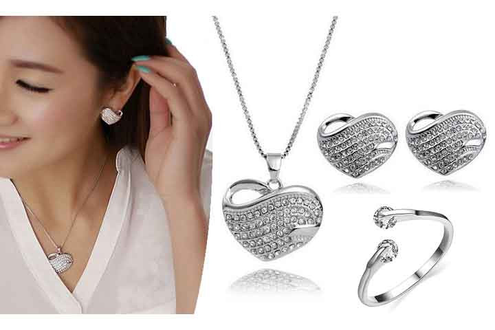 Smykkesæt med halskæde, øreringe og ring i flot design 1 