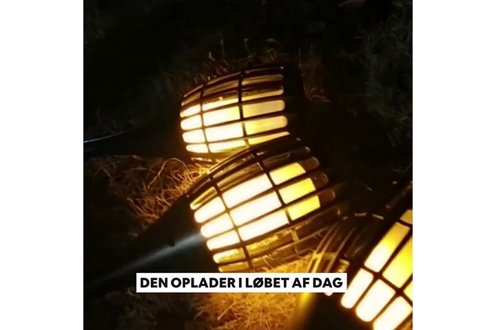 LED-faklerne lyser med flammer, og er samtidig klimavenlige, da de er drevet af sollys4 