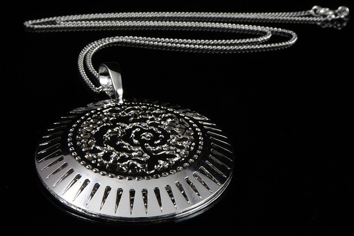Elegant Star Cirkles smykkesæt bestående af halskæde med vedhæng, ørehængere samt ring2 