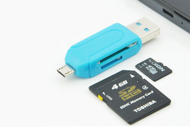 Genopliv dine gamle billeder og digitaliser minderne med denne USB SD-kortlæser!1 