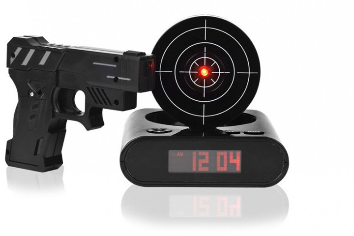 Gun Alarm Clock med indbygget skydeskive 1 