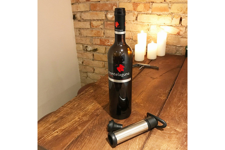 Vin vakuumpumpe, der forlænger vinens holdbarhed og smag1 